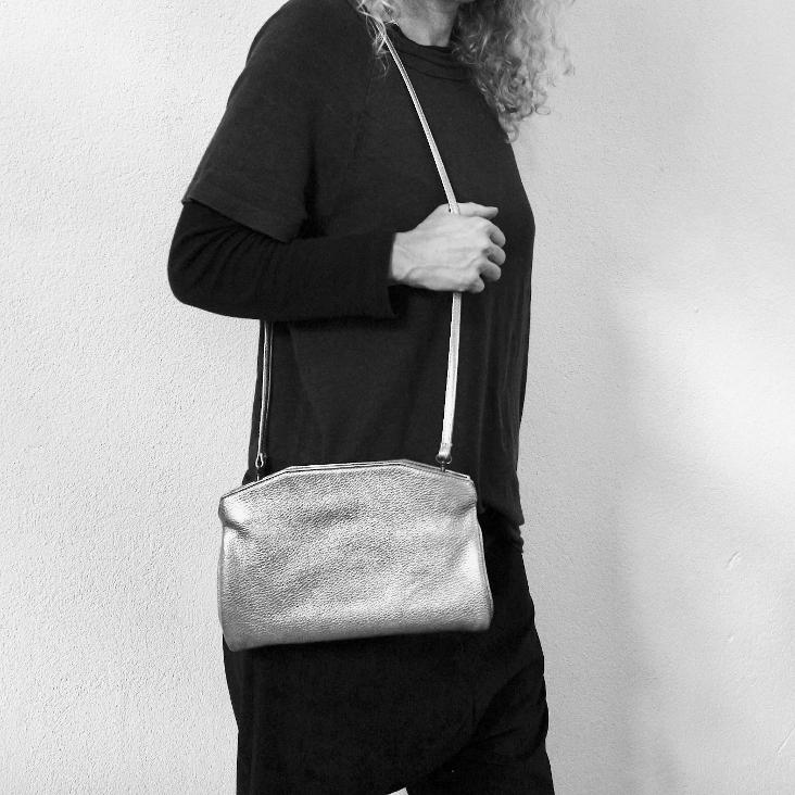 Griesbach - Azra Clutch in strukturiertem Leder in Metallic-Optik Farbe Gold - 6