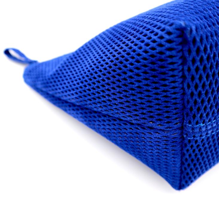 Griesbach – Big Marina Case aus perforiertem Veloursleder in Blau - 2