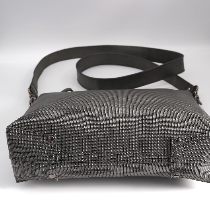 Griesbach – Pepita Bag aus geprägtem Leder in Metallic-Optik Farbe Graphit - 1