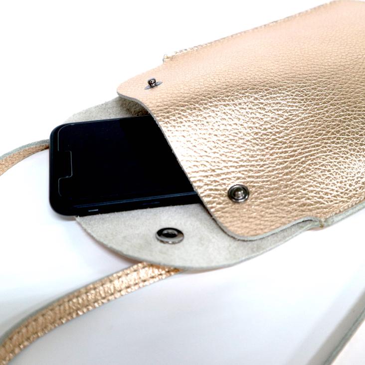 Griesbach - Phone Bag aus genarbtem Leder in Metallic-Optik Farbe Roségold - 1