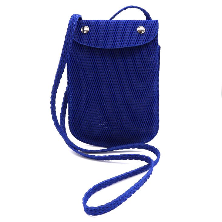 Griesbach – Phone Bag aus perforiertem Veloursleder in Farbe Blau