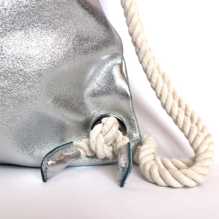 Griesbach - Rucksack Bag aus glattem Doubleface Leder in Metallic-Optik Farbe Silber / Türkis mit heller Baumwollkordel - 1