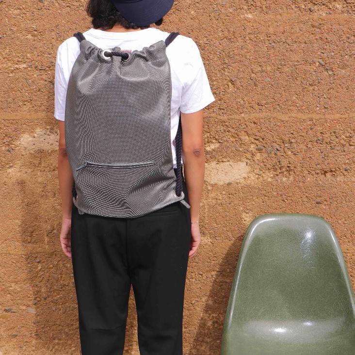 Griesbach – Rucksack Bag in geprägtem Leder in Metallic-Optik Farbe Graphit mit schwarzer Baumwollkordel - 1