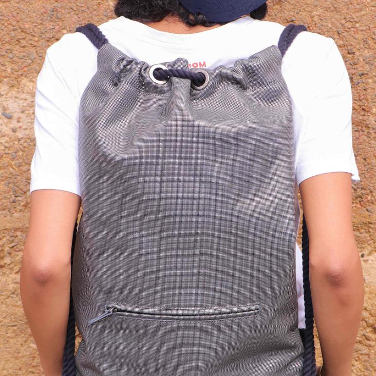 Griesbach – Rucksack Bag in geprägtem Leder in Metallic-Optik Farbe Graphit mit schwarzer Baumwollkordel - 0