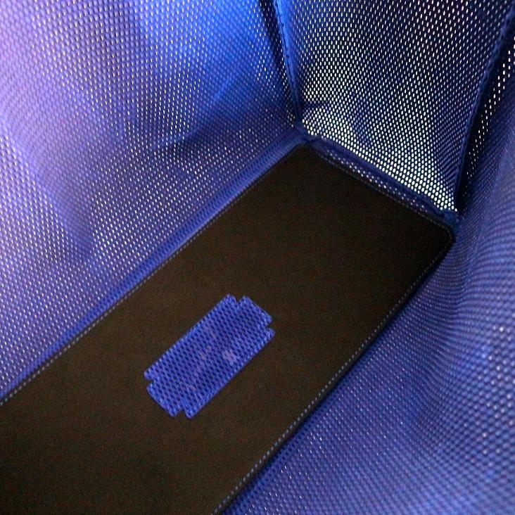 Griesbach – Simple Square Tote Bag aus perforiertem Veloursleder in Farbe Blau - 0