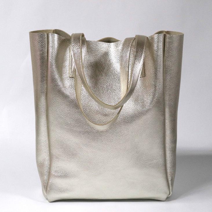 Griesbach - Simple Tote Bag aus strukturiertem Leder in Metallic-Optik Farbe Platin