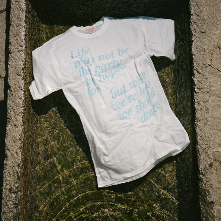 to a T. – LIMITED FIFTY based on a true story T–Shirt `Dance` Farbe Weiss Grösse S
