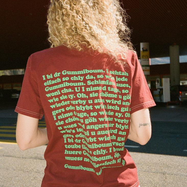 to a T. – LIMITED FIFTY based on a true story T–Shirt `Gummiboum` Farbe Ziegelrot Grösse M